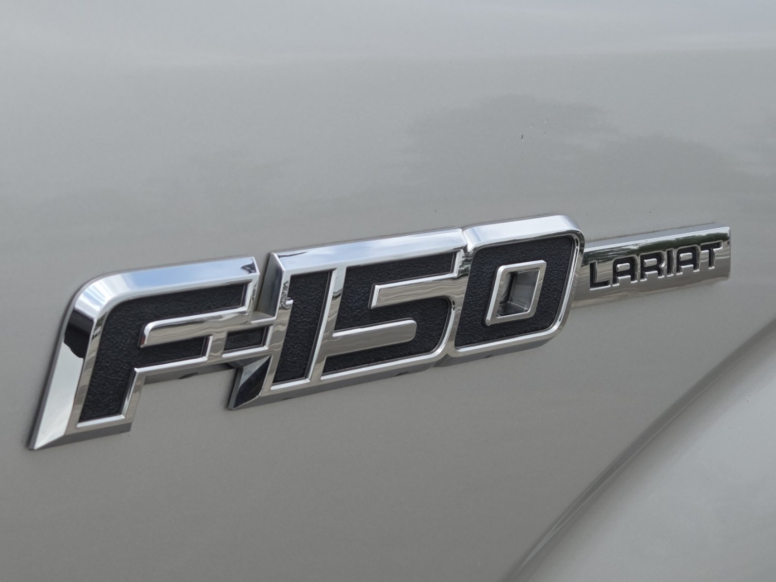Used 2013 Ford F150 Lariat w/ Lariat Chrome Pkg AWD/4WD image 9
