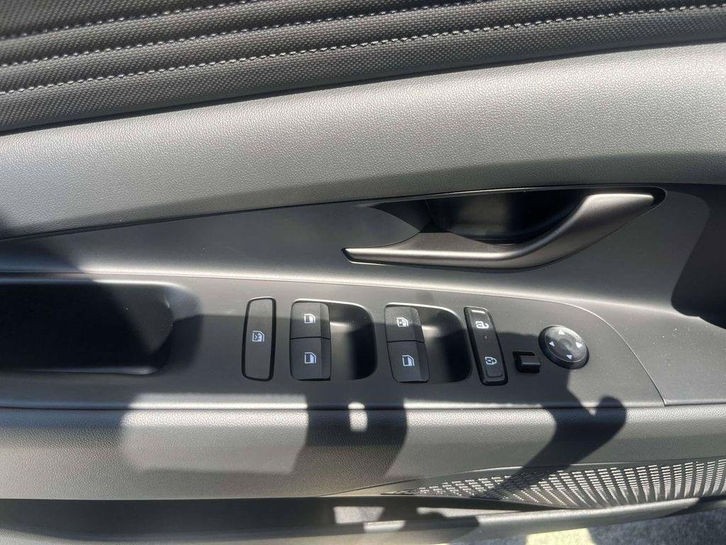 New 2026 Hyundai Elantra SEL Sport FWD image 40