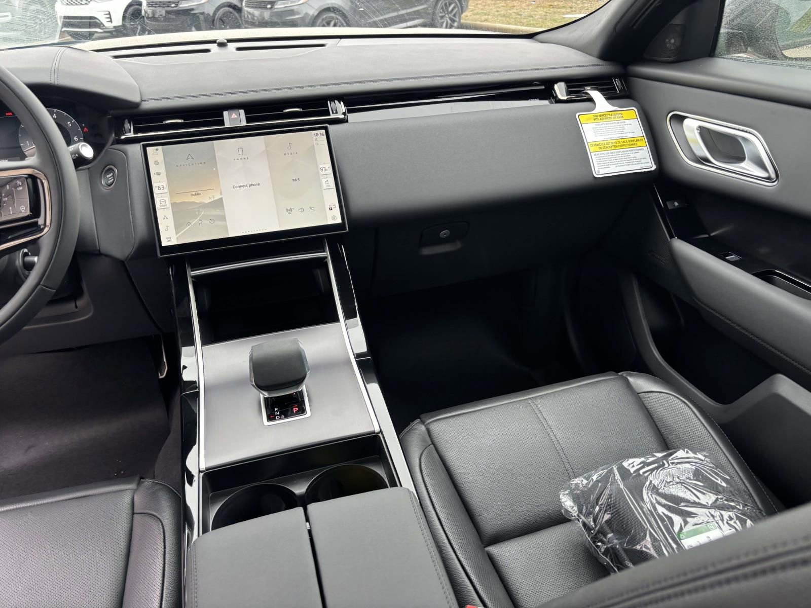 New 2026 Land Rover Range Rover Velar Dynamic SE image 26