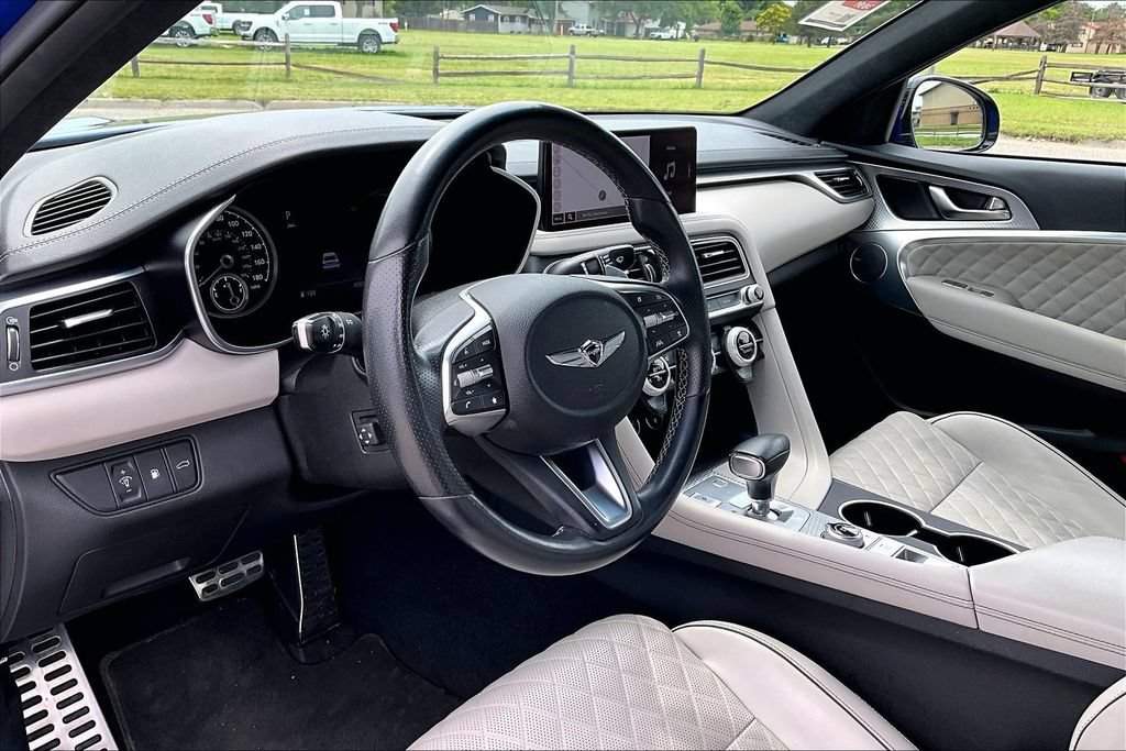 Used 2022 Genesis G70 3.3T RWD image 13