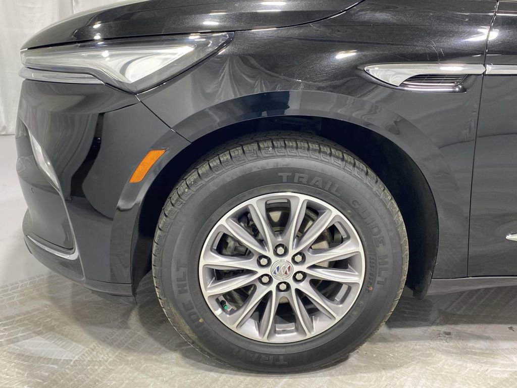 Used 2024 Buick Enclave Premium image 19