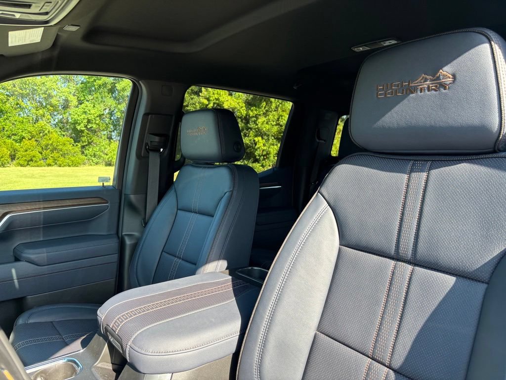 Used 2026 Chevrolet Silverado 1500 High Country AWD/4WD image 13