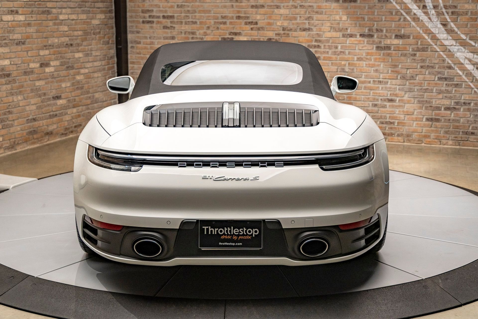 Used 2024 Porsche 911 Cabriolet image 8