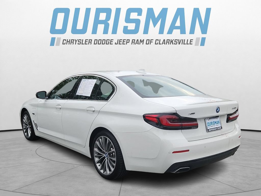 Used 2022 BMW 530e xDrive w/ Premium Package AWD/4WD image 4