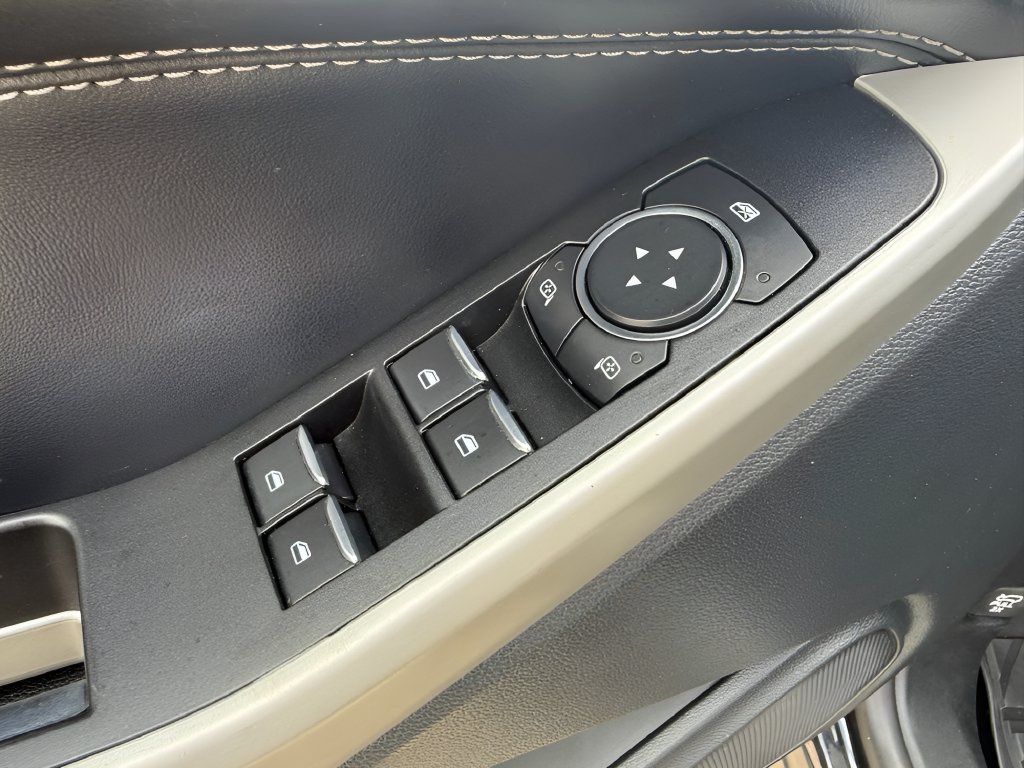 Used 2021 Ford Explorer XLT w/ Equipment Group 202A AWD/4WD image 28