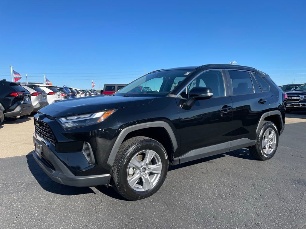 Used 2024 Toyota RAV4 XLE AWD/4WD image 6