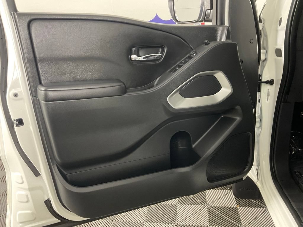 Used 2025 Nissan Frontier SV RWD image 12
