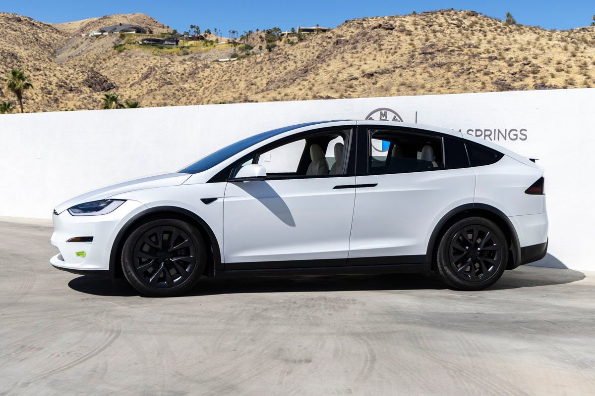Used 2023 Tesla Model X AWD/4WD image 3