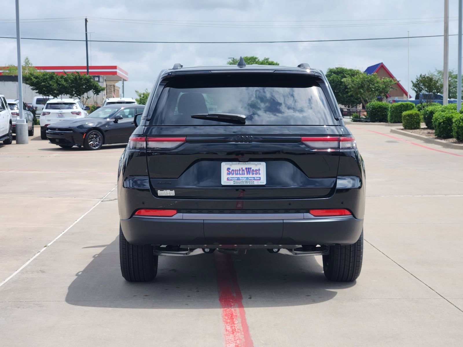 New 2026 Jeep Grand Cherokee Altitude AWD/4WD image 8