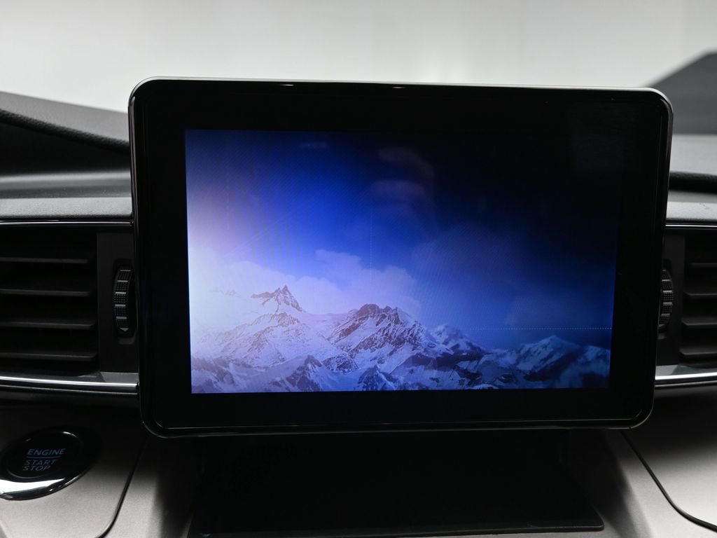 Used 2022 Ford Explorer XLT w/ Equipment Group 202A image 16