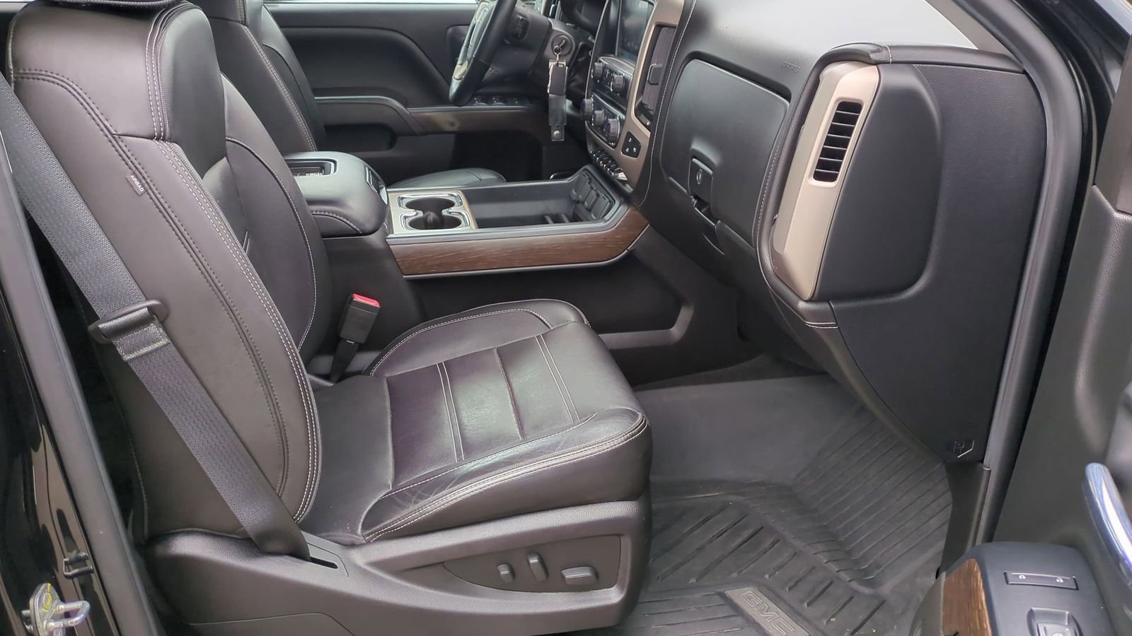 Used 2017 GMC Sierra 3500 Denali w/ Duramax Plus Package image 24