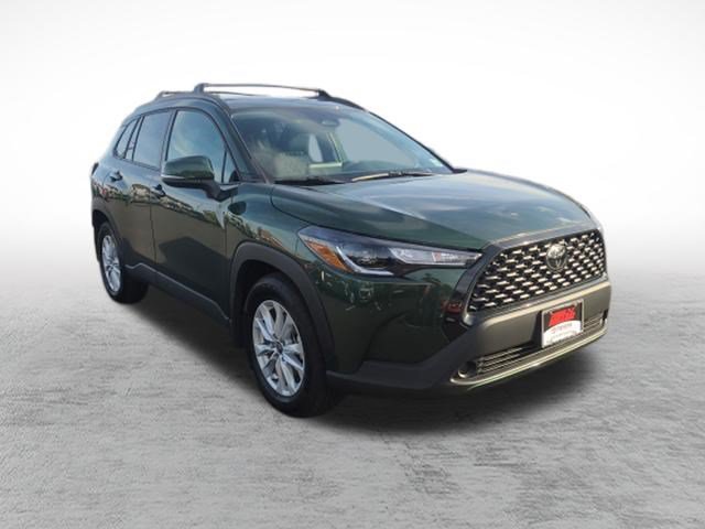 Certified 2023 Toyota Corolla Cross LE w/ Moonroof Package AWD/4WD image 3