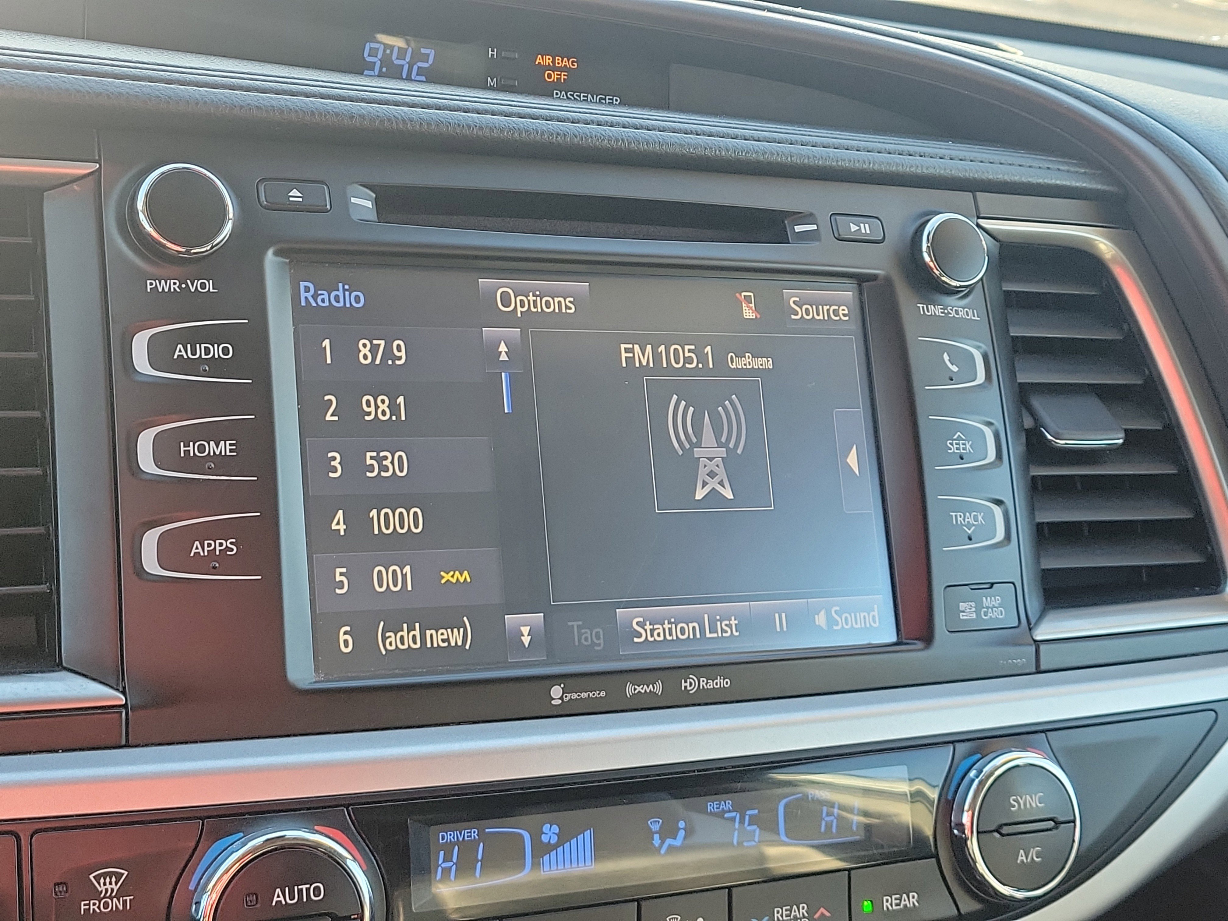 Used 2019 Toyota Highlander XLE image 26