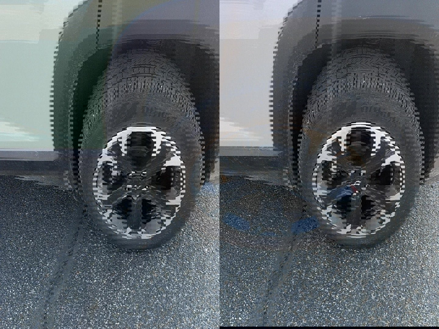 Used 2025 Chevrolet Equinox LT w/ Convenience Package II image 7