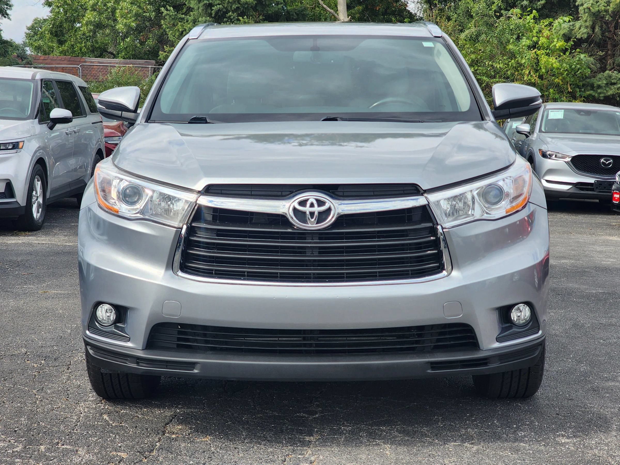 Used 2015 Toyota Highlander XLE AWD/4WD image 2