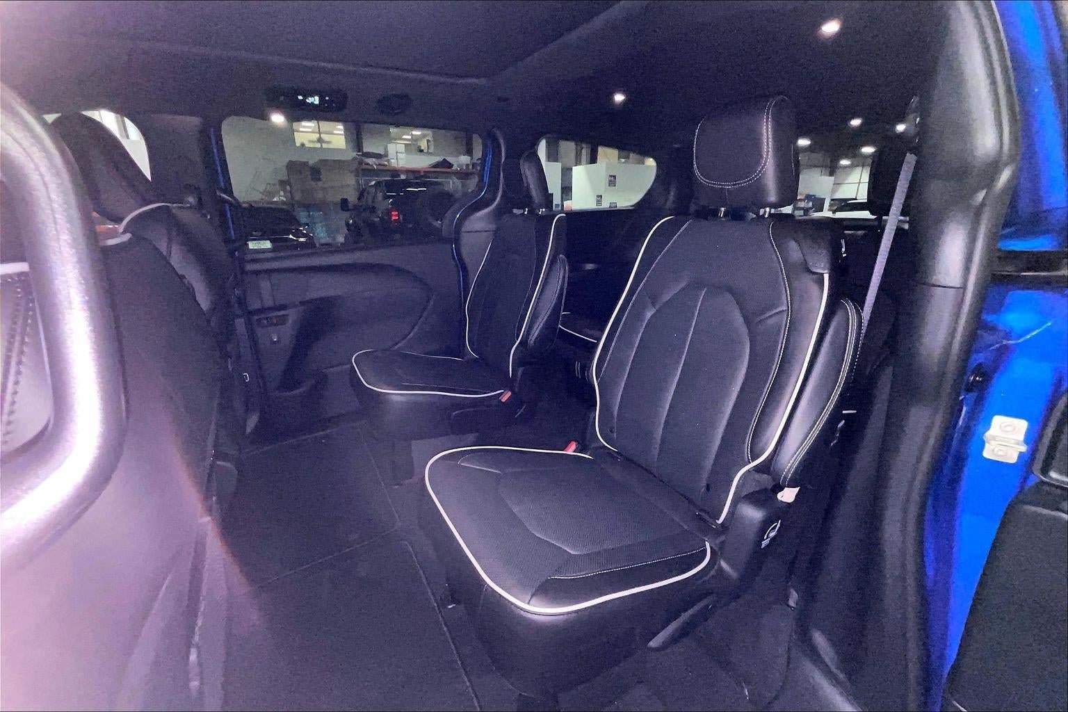 New 2027 Chrysler Pacifica Limited AWD/4WD image 14