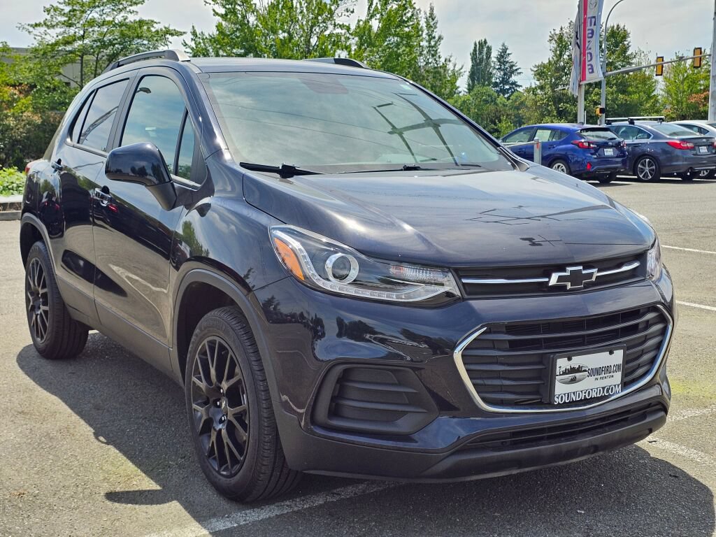 Used 2021 Chevrolet Trax LT w/ Premium Seat Package AWD/4WD image 8