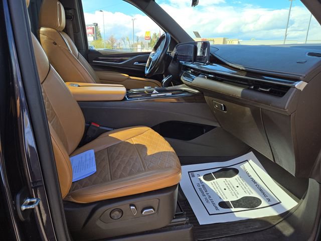 Used 2022 Cadillac Escalade ESV Premium Luxury AWD/4WD image 36