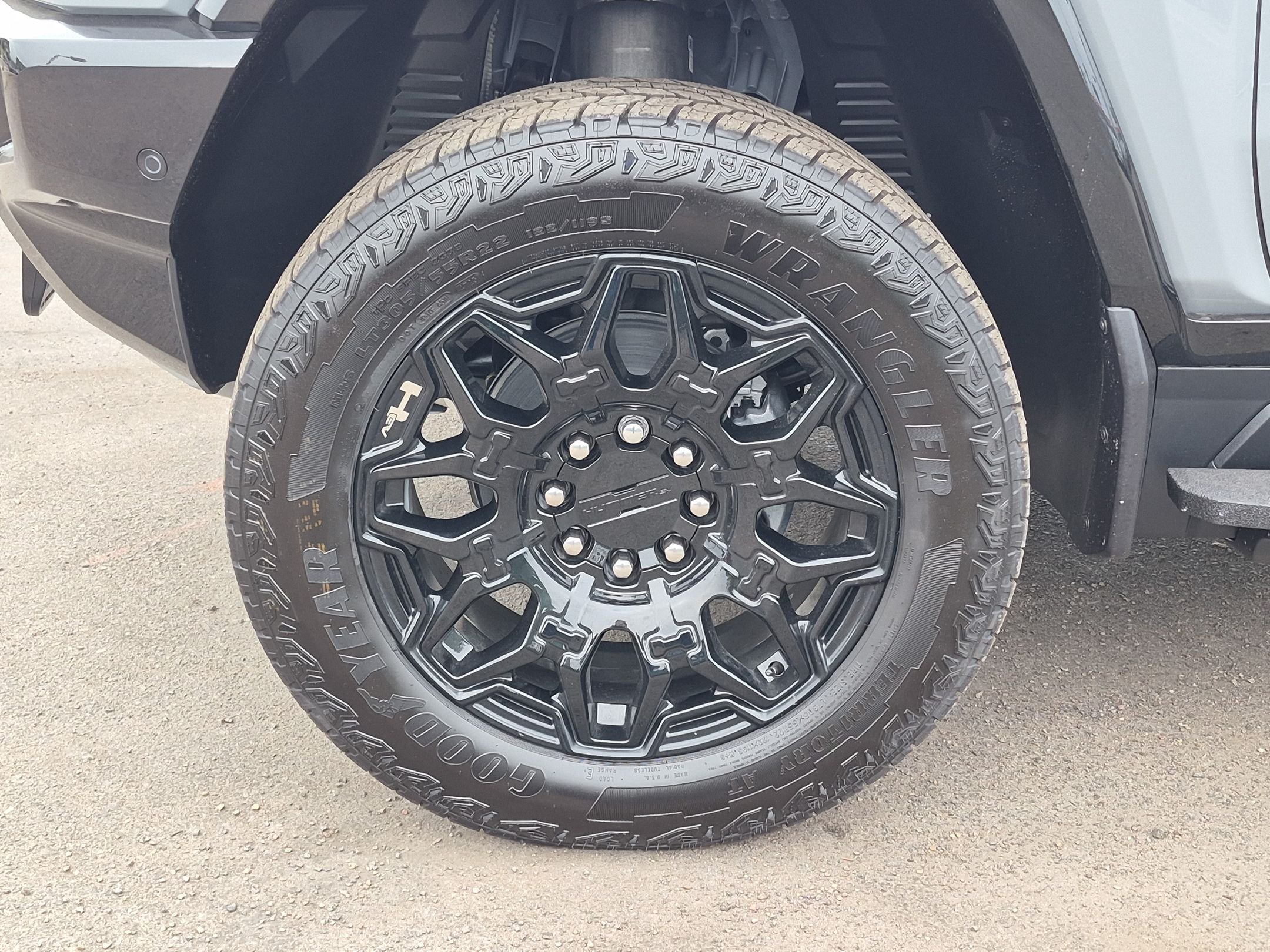 New 2026 GMC Hummer EV 4x4 Crew Cab image 32