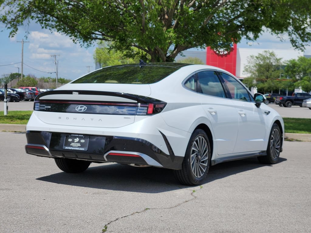 Certified 2025 Hyundai Sonata Limited FWD image 4