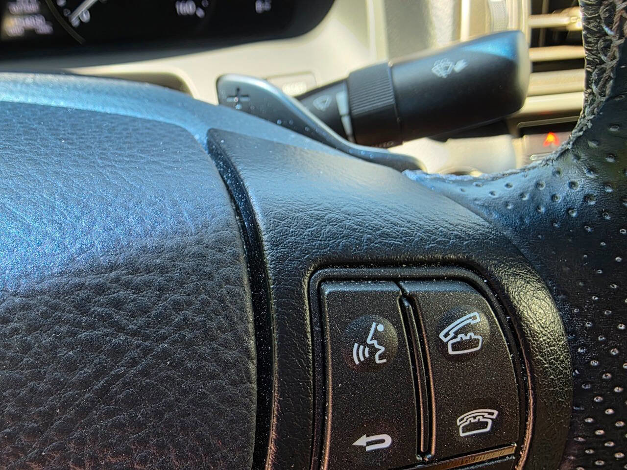 Used 2016 Lexus LS 460 w/ F Sport Package image 25