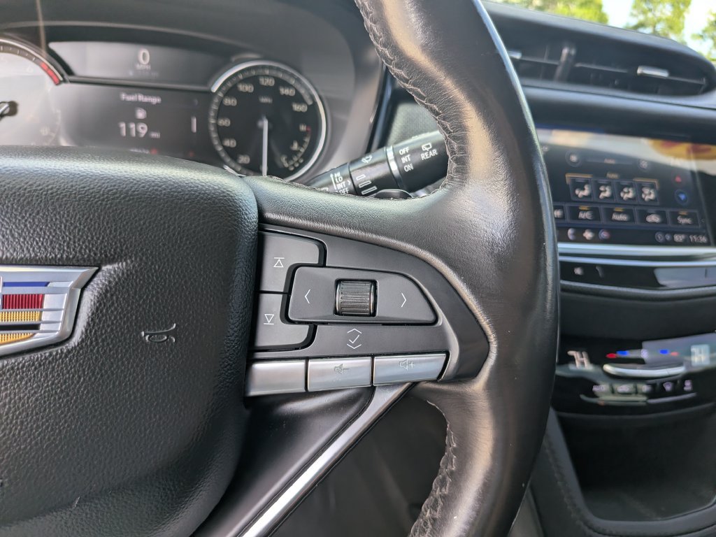 Used 2024 Cadillac XT6 Luxury FWD image 32