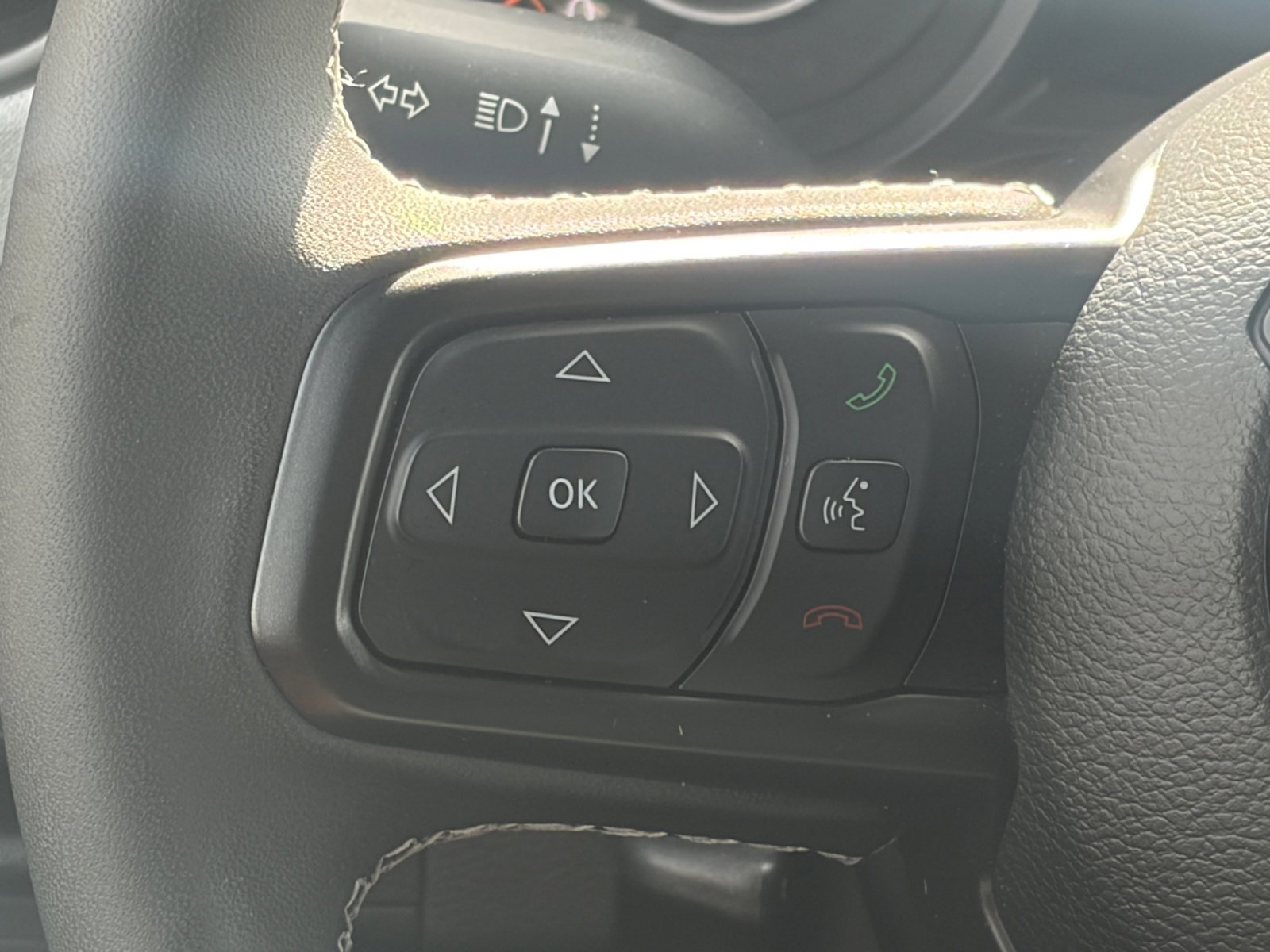 Used 2025 Jeep Gladiator Sport image 17