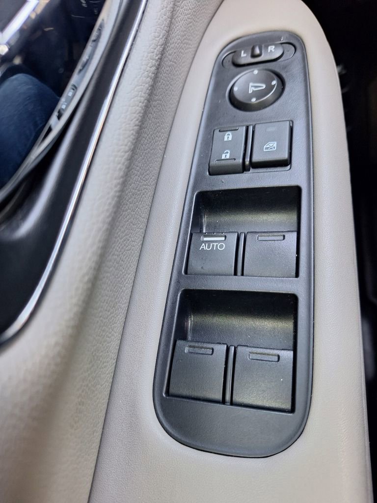 Used 2022 Honda HR-V EX-L image 19