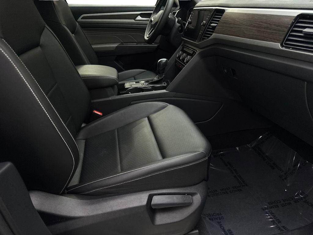 Used 2022 Volkswagen Atlas SE w/ Panoramic Sunroof Package FWD image 48