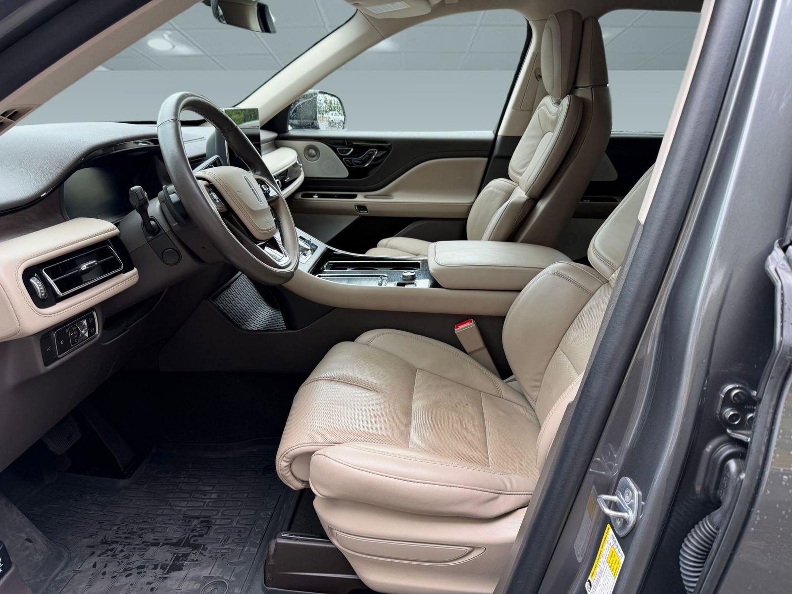 Used 2023 Lincoln Aviator Reserve w/ Equipment Group 201A AWD/4WD image 5
