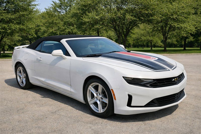 Used 2020 Chevrolet Camaro LT image 3