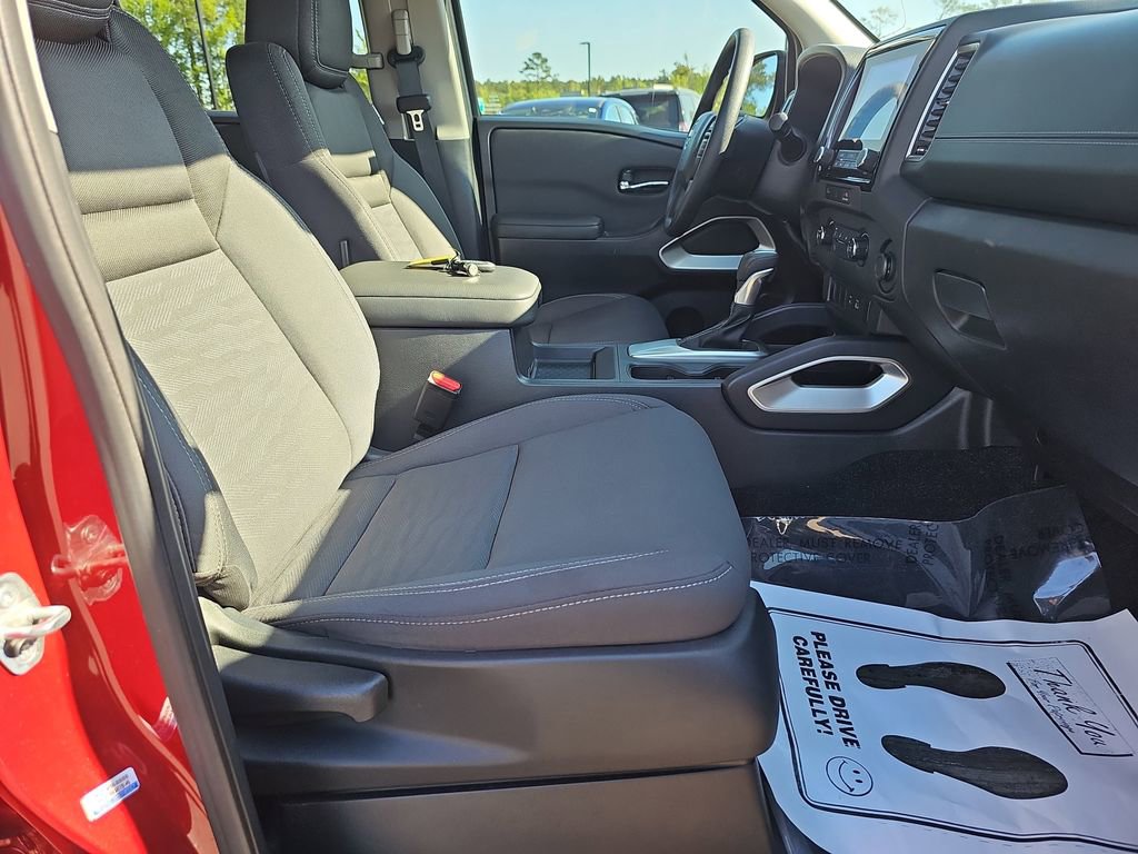 Used 2024 Nissan Frontier SV RWD image 13