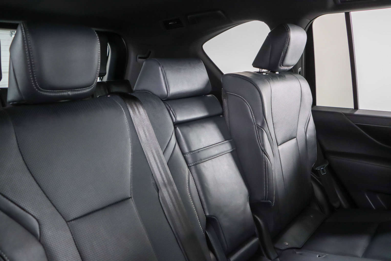 Used 2024 Lexus LX 600 4WD w/ Interior Upgrade Package image 30
