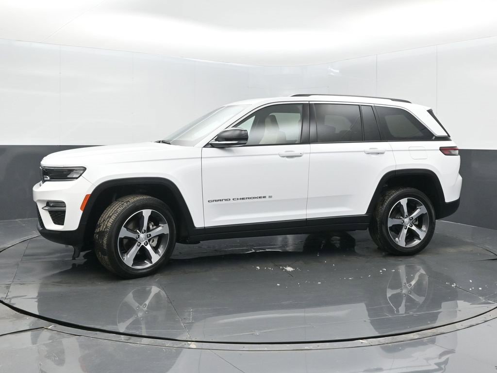 Used 2023 Jeep Grand Cherokee Limited image 4