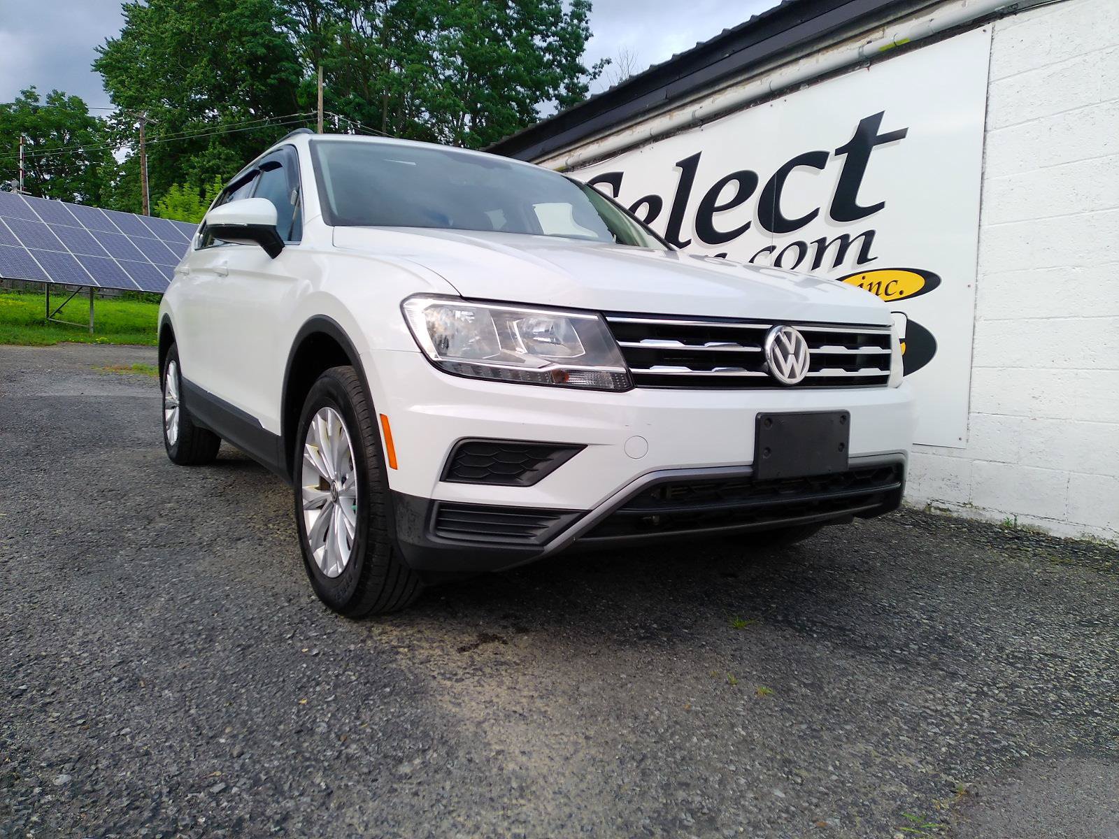 Used 2018 Volkswagen Tiguan SE w/ Panoramic Sunroof Package