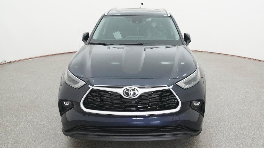 New 2026 Toyota Highlander XLE AWD/4WD image 2