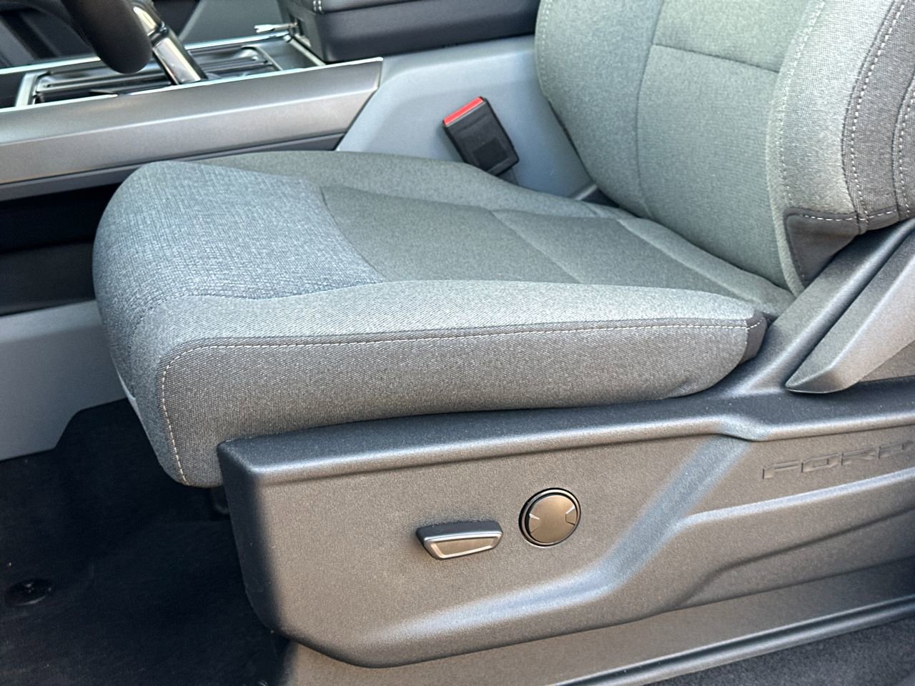 New 2025 Ford F150 Lightning XLT w/ Max Trailer Tow Package image 14