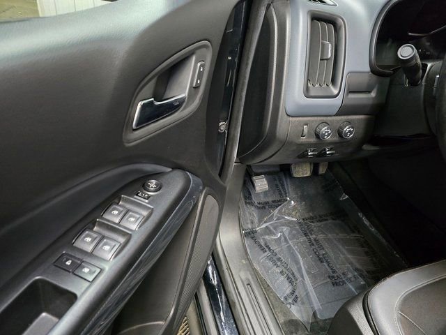 Used 2020 Chevrolet Colorado Z71 w/ Z71 Midnight Edition image 15