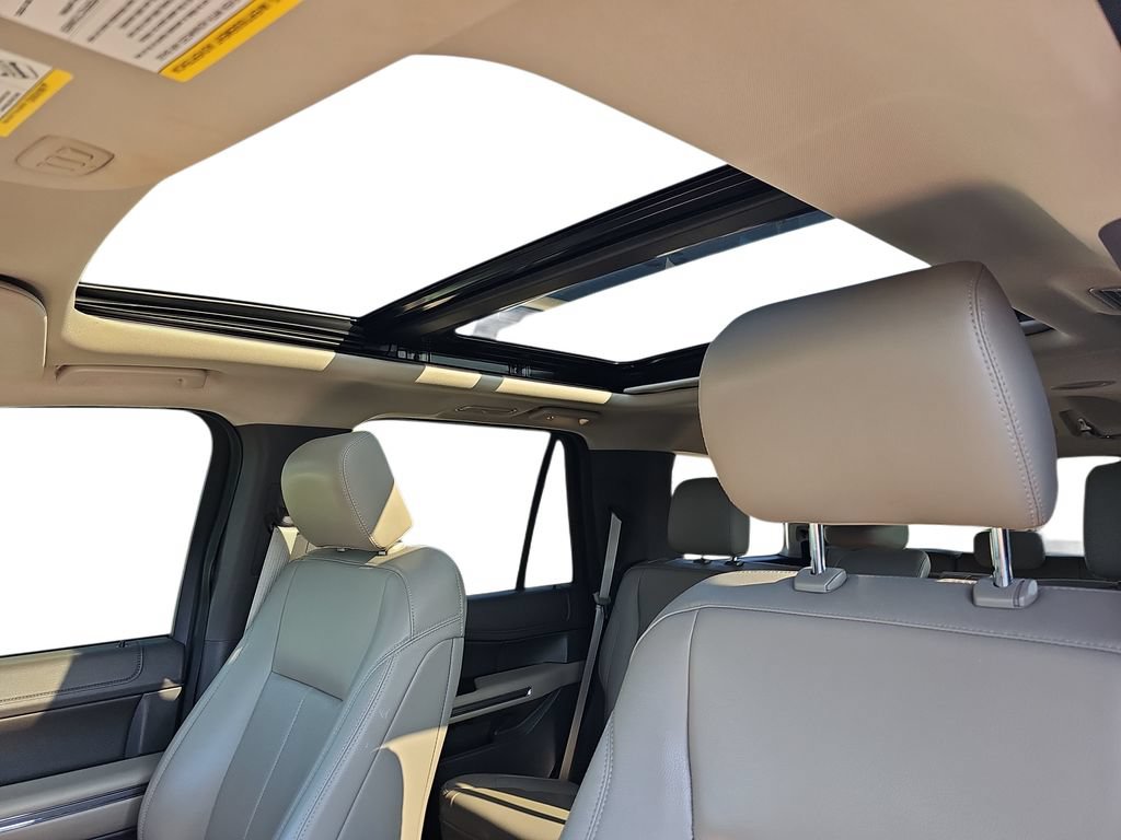 Used 2019 Ford Expedition XLT w/ Equipment Group 202A RWD image 29