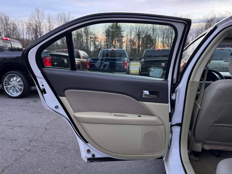 Used 2012 Ford Fusion SE image 11