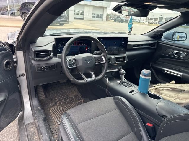 Used 2024 Ford Mustang Coupe image 9