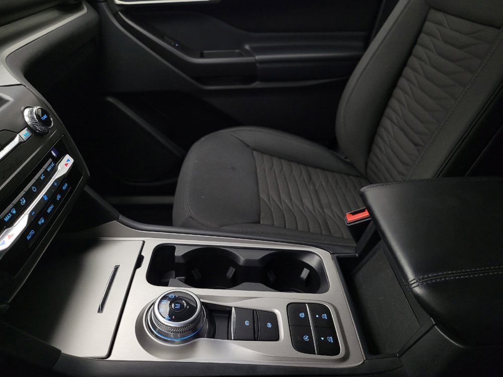 Used 2020 Ford Explorer XLT image 26