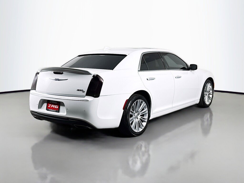Used 2018 Chrysler 300 C w/ Safetytec Plus Group image 5