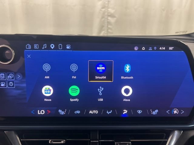 Used 2024 Chevrolet Equinox EV LT AWD/4WD image 17