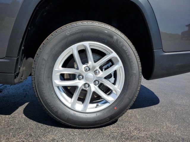 Used 2025 Jeep Grand Cherokee L Laredo w/ Luxury Tech Group I AWD/4WD image 9