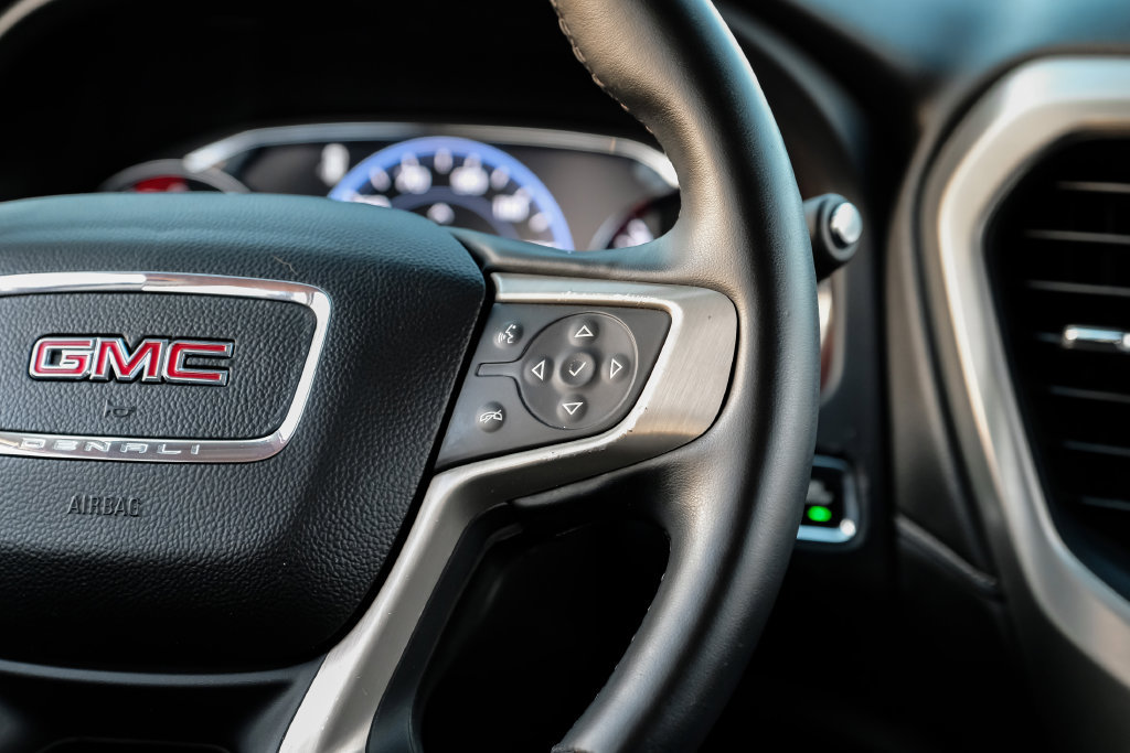 Used 2023 GMC Acadia Denali FWD image 17