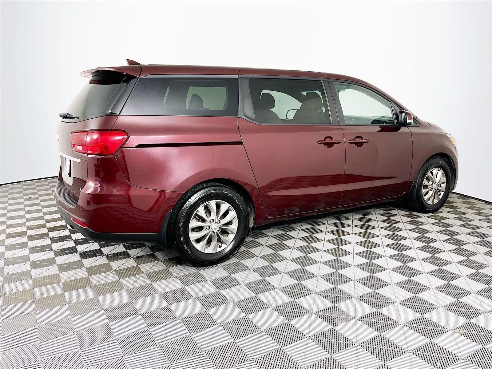 Used 2019 Kia Sedona LX FWD image 10