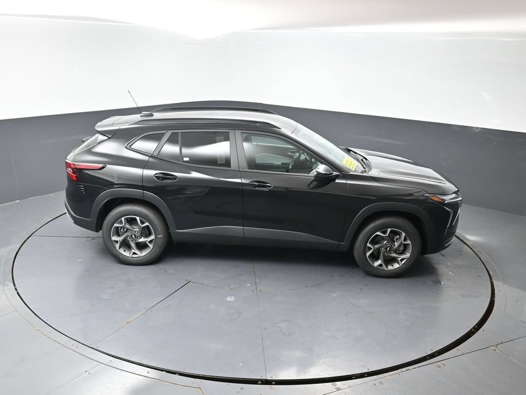 New 2026 Chevrolet Trax LT w/ Driver Confidence Package FWD image 29