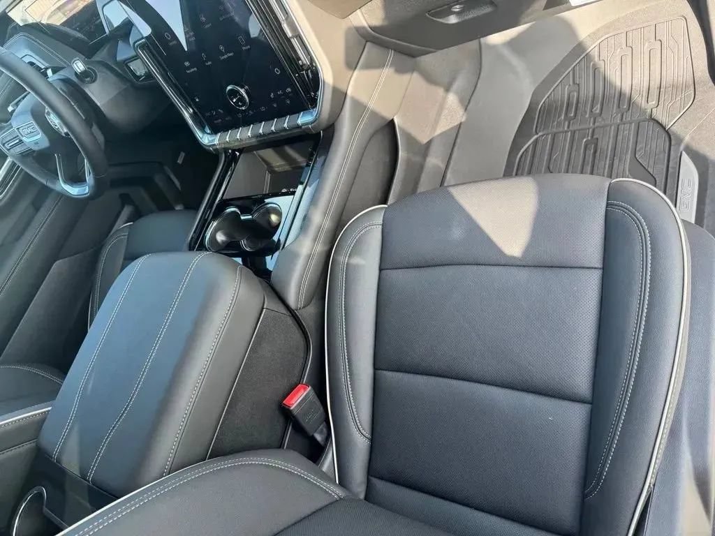 New 2026 GMC Yukon Elevation AWD/4WD image 15