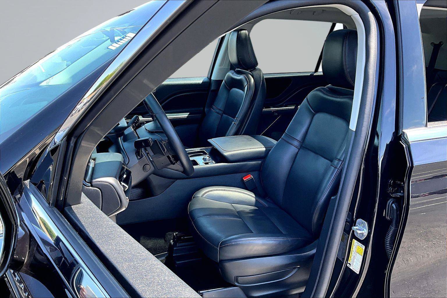 Used 2025 Lincoln Aviator AWD image 26